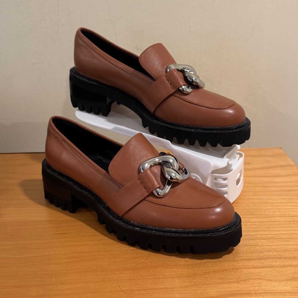 Aerosoles Lilia Loafers NWOT Tan with Silver Accents Sz 8